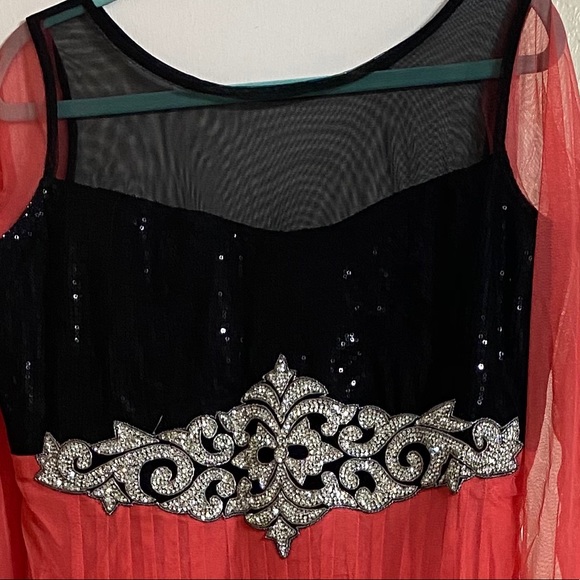 Modern Anarkali Salwar Kameez - Picture 3 of 3